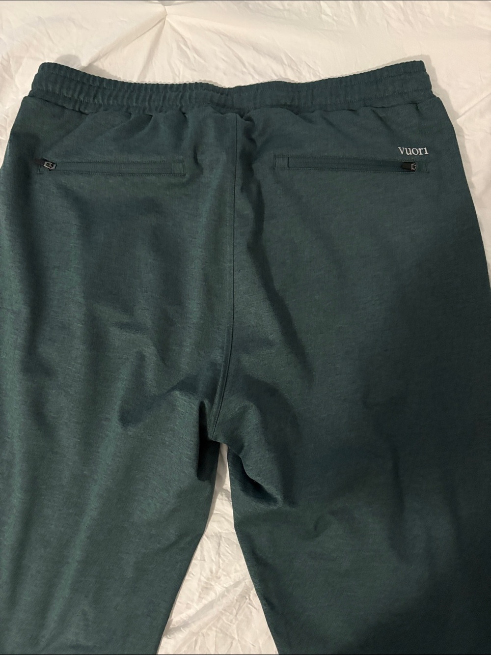 Vuori Men's Green Sunday Performance Jogger - Picture 2 of 3